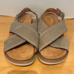 Clarks Arwell Sling Flat Sandal - sz 9 Wide